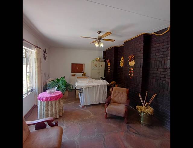 16.20HA SMALLHOLDING FOR SALE IN UITVLUGT AH